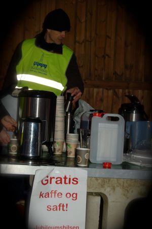 FAU serverer kaffe og saft