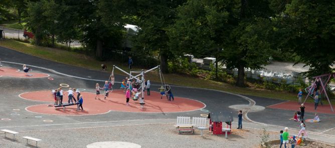 Skolegård - Lek Skolegård - Lek